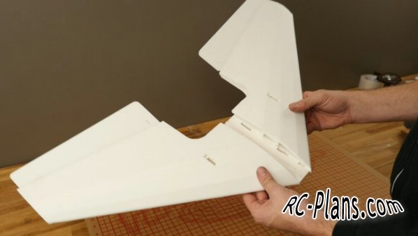 Free plans for foam rc flying wing FT Mighty Mini Arrow