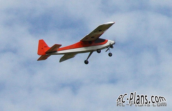 Free plans of RC aerobatic traner EnterTrainer